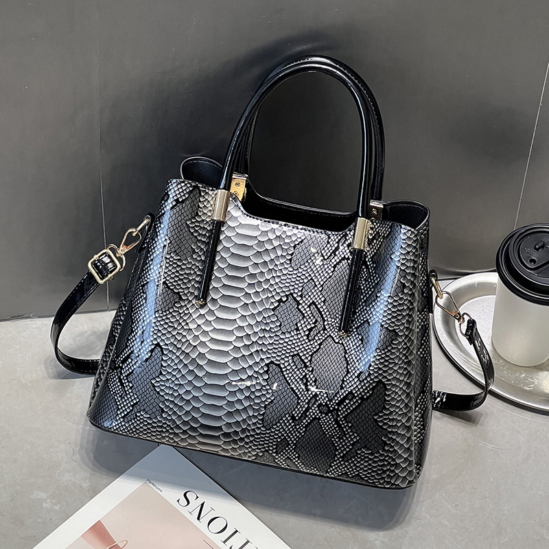 2025 New Designer Snake Leathe - Interior Design High End 评论和价格